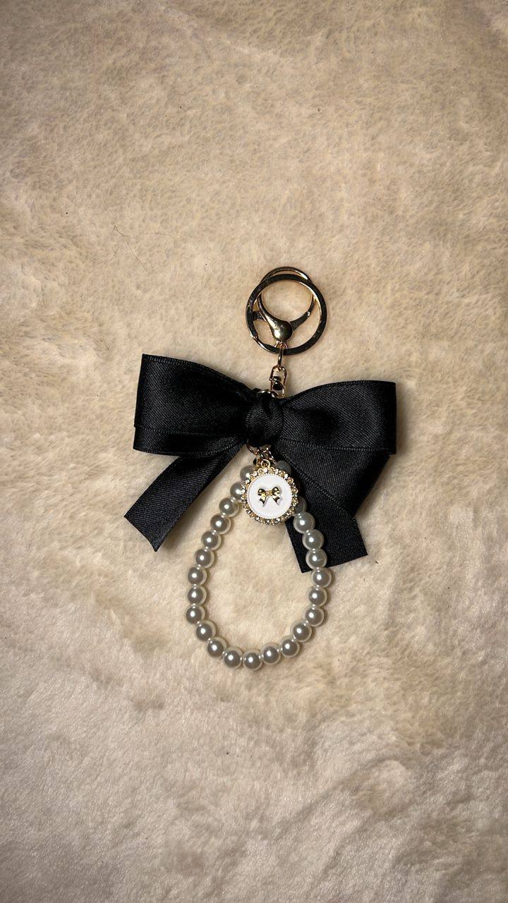 فيونكة اسود